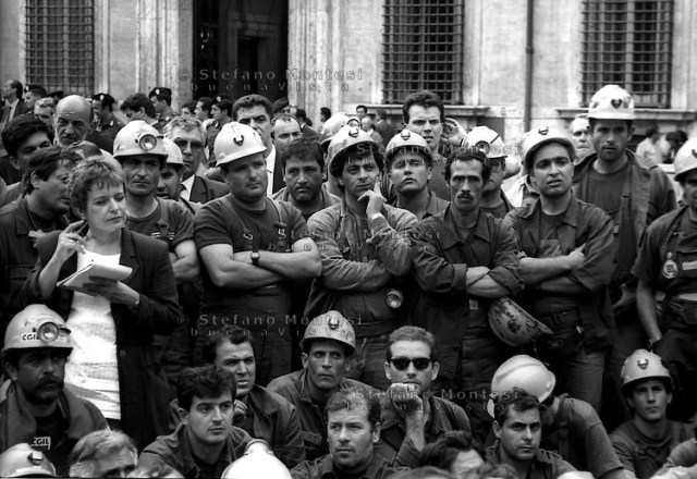 I minatori delle miniere del Sulcis in Sardegna manifestano  davanti a Palazzo Chigi