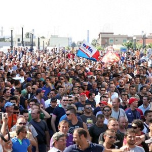 Operai Ilva in piazza 2